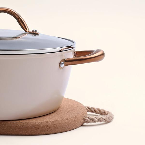 Deluxe Cork Trivet with Rope Handle Oval 30 x 20 x 2cm