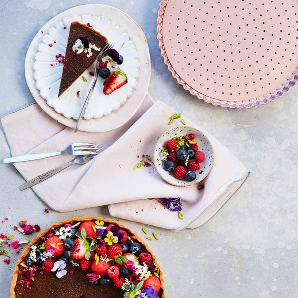 Rose Gold Perforated Round Quiche & Tart Pan 23.5cm